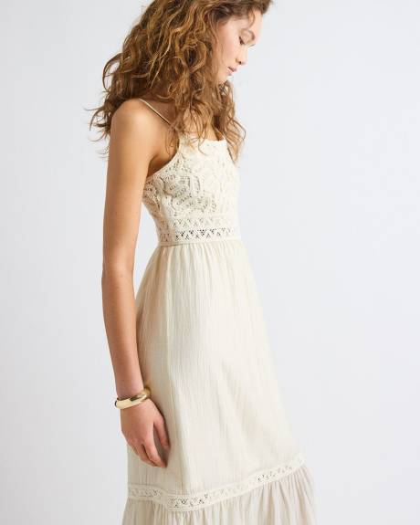 Robe Midi Sans Manches en Mailles Crochet&eacute;es et Mousseline