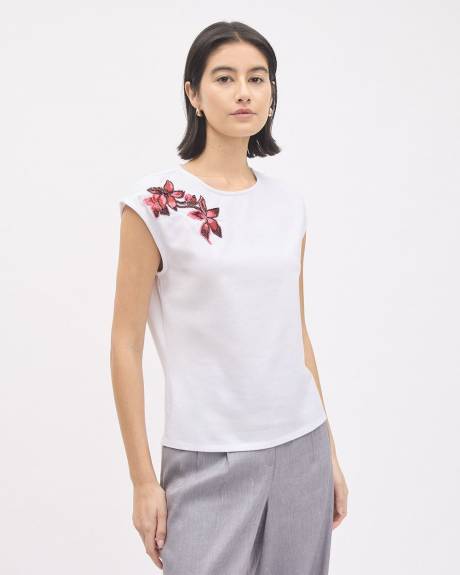 Extended-Sleeve Crew-Neck Top with Flower Embroidery