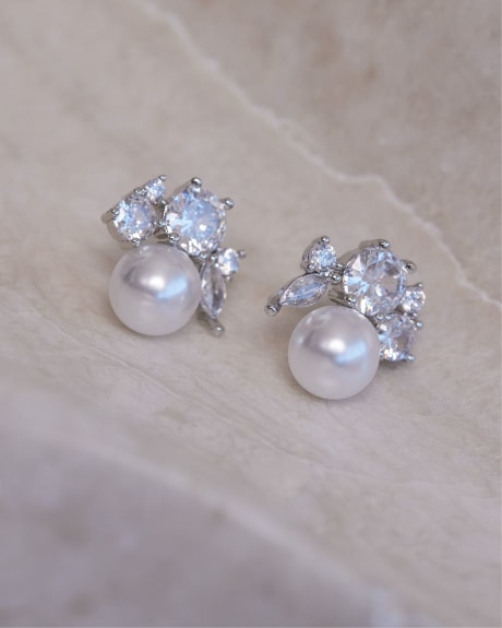 Stud Earrings with Zirconias and Pearls