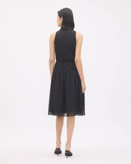 Sleeveless Buttoned-Down Chiffon Dress with Shirt Collar