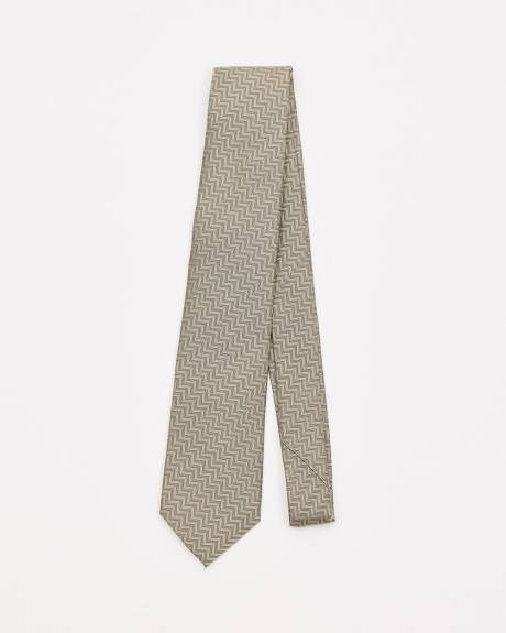 Regular Green Tie with Zigzag Pattern