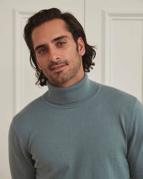 Essential Turtleneck Sweater