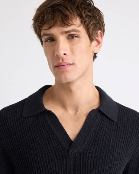 Black Short-Sleeve Johnny Sweater with Vertical Stitches